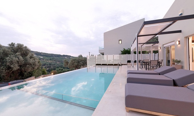 Rethymno Villa | Suitable For Families With Children, Groups Of Friends, Professionals, Friends