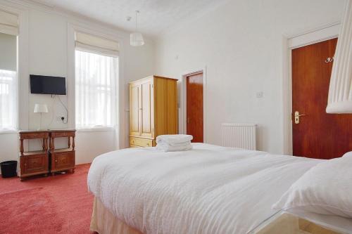 West Cliff Apartment | Suite 3 Winterdene