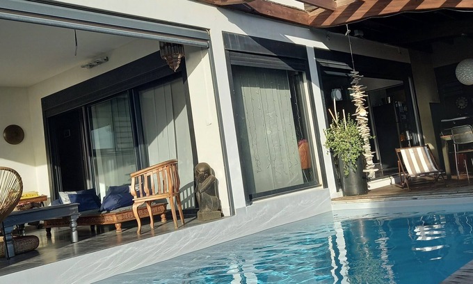 Grand Bois Bed & Breakfast | Suite Avec Jacuzzi Privé Piscine vue mer Splendide