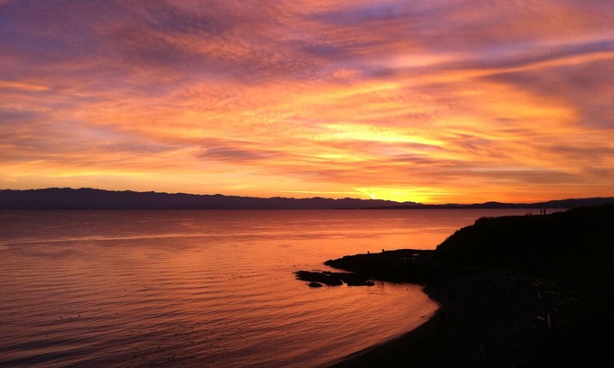 Fairfield House | Suite By The Beach in Character Home - 30 day minimum