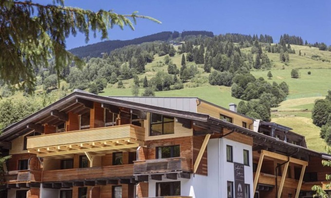 Vorderglemm Apartment | Suite für 2 Personen & Wellnessbereich by Interhome