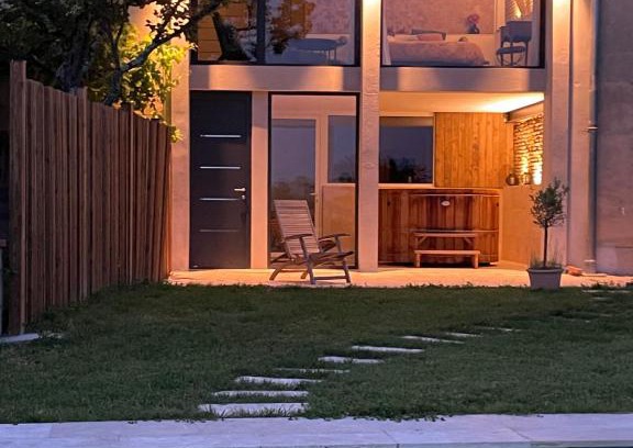 Cintegabelle Bed & Breakfast | Suite intimiste avec Spa privatif et vue Pyrénées