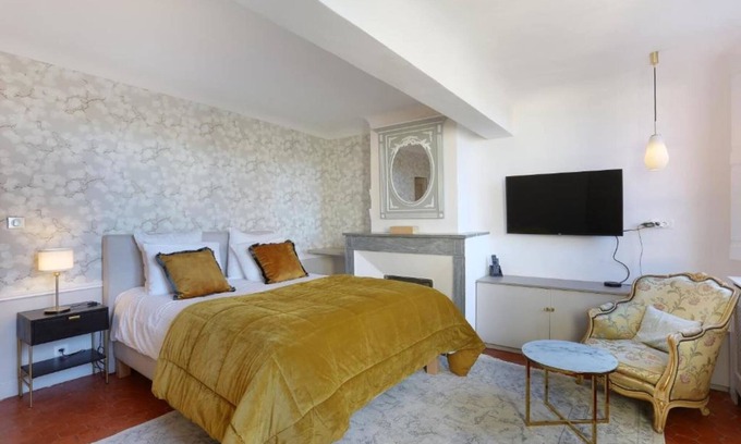 Aix-en-Provence Historic Centre Apartment | SUITE ROI RENE