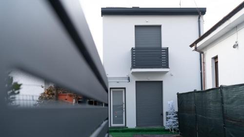 Trivolzio Apartment | Suite Sarenji