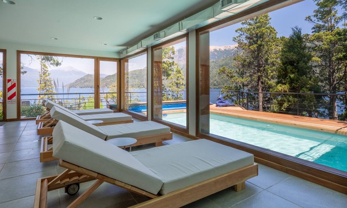 Villa Arelauquen Hotel | Suites del Lago