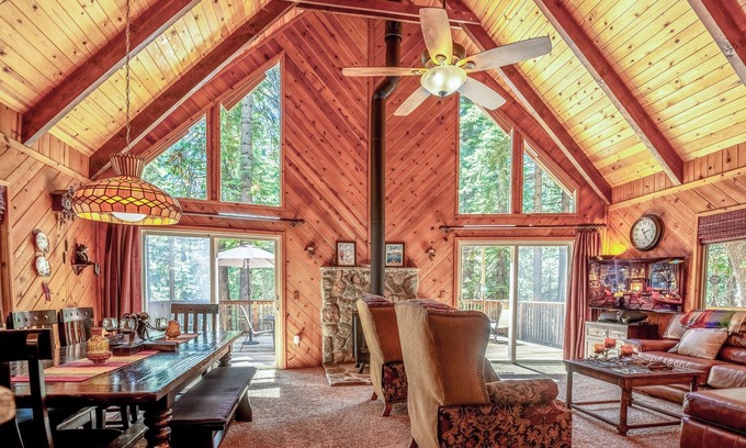 Arnold Cabin | Sukoon Retreat - EV Charging Available