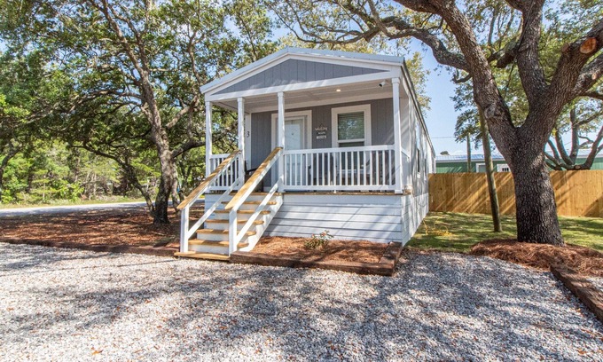 Navarre Cottage | Sum Beaches Paradise Cottage 3