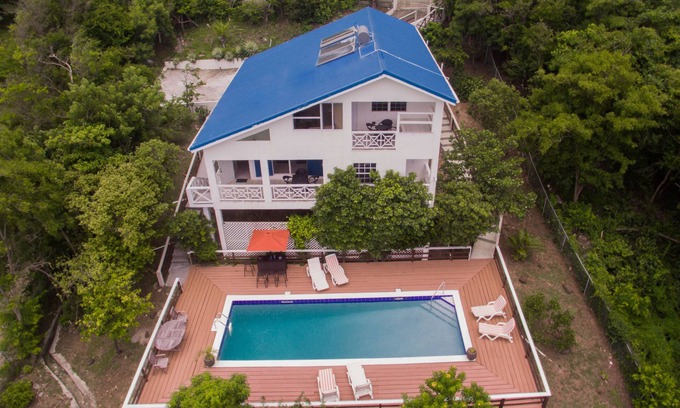 Gros Islet House | Summer Breeze - secluded 4 bed 4 bathroom Villa with Pool and Pool Lounge