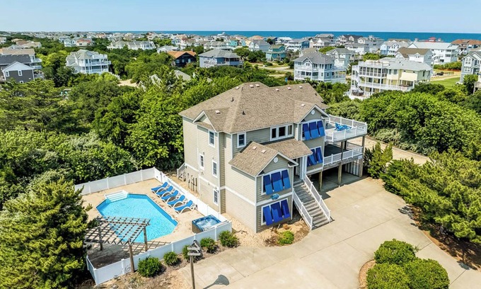 Monteray Shores House | Summer Breeze Too | 1000 ft to the beach | Private Pool, Hot Tub, and Dog Friendly