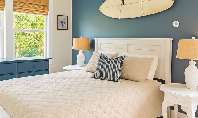 Long Beach House | Summer Lovin' - Cutest Peach Beach House in Oak Island! Walk to Beach! Sleeps 8!