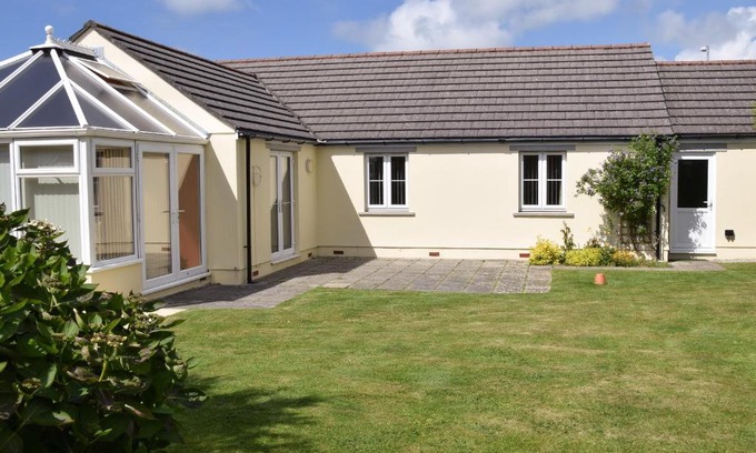 Delabole House | Summer Moon