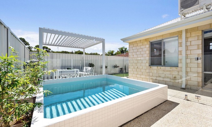 Mandurah House | Summer Retreat/Plunge Pool/Proximity Town- Beach