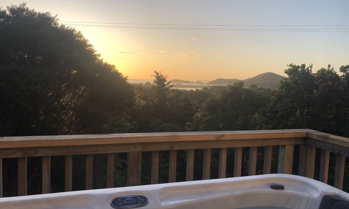 Ngunguru House | Summer Salt, Family friendly in Ngunguru, Tutukaka. Spa, games room and toys
