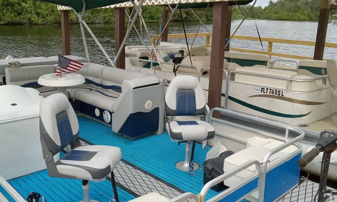 Taylor Creek House | Summer Special 60 off! 3 bed, 2 bath on water, boat house, pontoon available