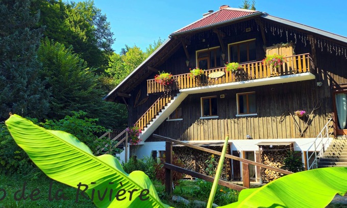 La Riviere-Enverse Apartment | Summer/winter rental, cosy apartment Haute-Savoie - peaceful location - friends/family