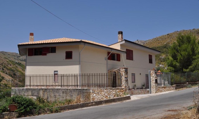 Monreale Apartment | Summerhouse Sagana