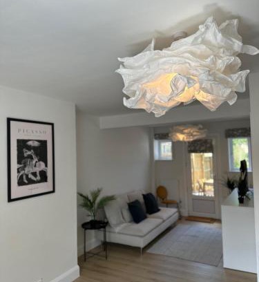 Oxford House | Summertown Oxford- Entire 4 bedroom home, sleeps up to 10- 10 mins to city centre
