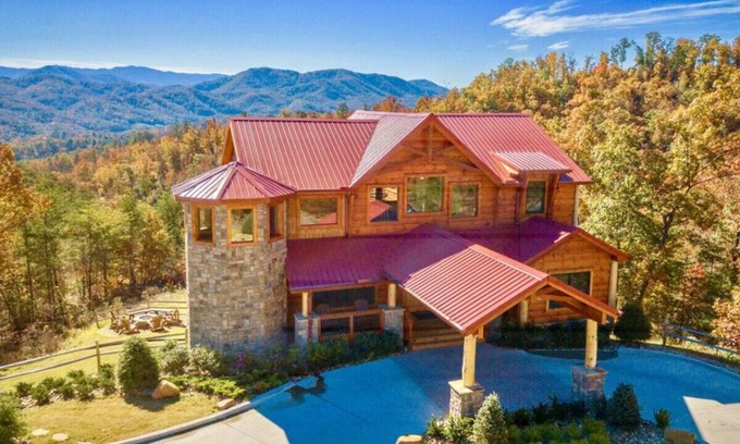 Gatlinburg - Pigeon Forge Apartment | Summit Castle~Theater~Fire Pit