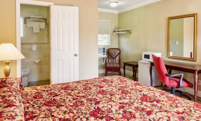 North Miami Hotel | Sun and Surf Inn