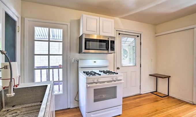 Boulder Creek Cottage | sun-dappled Retreat: Walk to Restaurants!