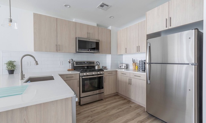 Hoboken Apartment | Sun-drenched 3BR Loft With Outdoor Space Near NYC