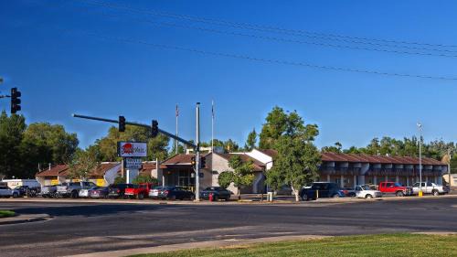 Riverton Hotel | Sundowner Station