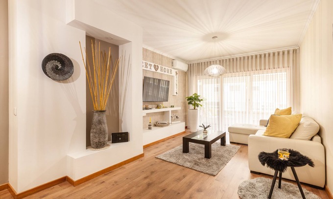 Braga Apartment | Sunflower Apartment, comfort and excellent decoration and great location