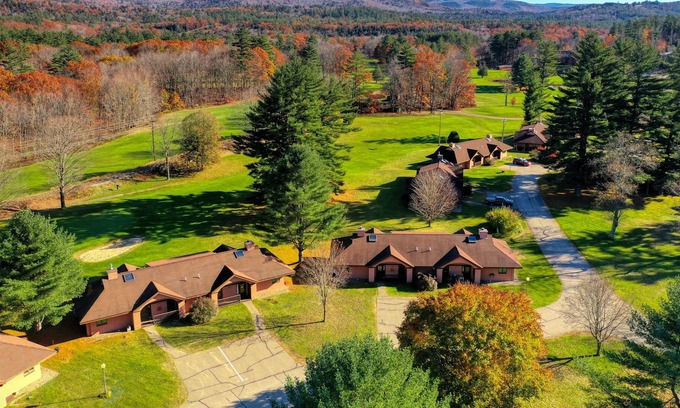 Woodstock Condo | Sunlit condo w/ golf course views, free WiFi, shared pool, hot tub, & tennis