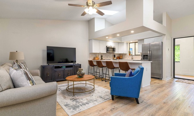 Palm Harbor House | Sunny 2BR/2BA Coastal Retreat – Walk to Dining, Near Beach & Trails