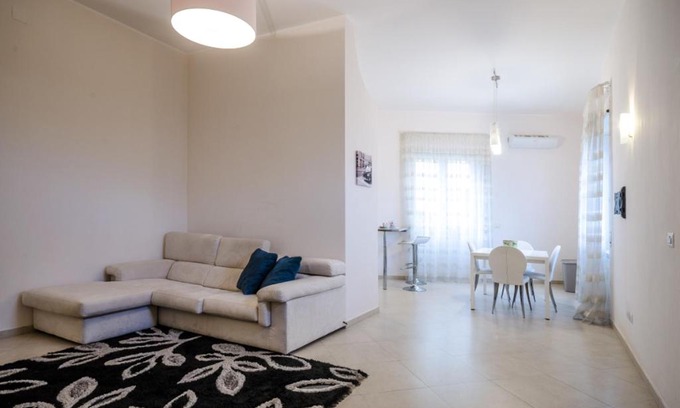 Rometta Marea House | Sunny Beach Home