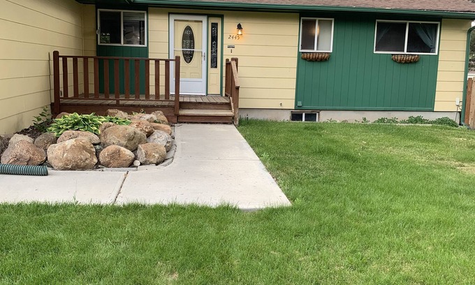 Pocatello House | Sunny Days w/room for everyone. Pet-Friendly!