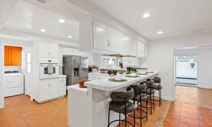 Hacienda Heights House | Sunny Escapes Pool w/tub BBQ - 4 bedrooms
