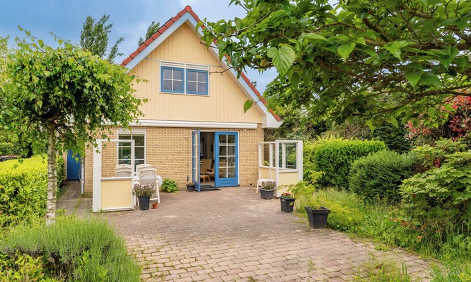 Schoorl House | Sunny holiday home close to the dunes