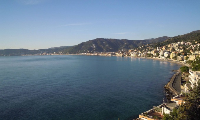 Casanova Lerrone Apartment | Sunny house with garden, 10 min Alassio beach and close to the golf courses