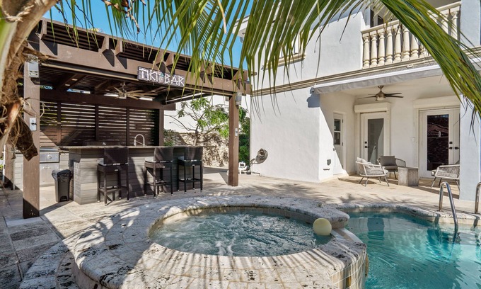 Miami Lakes House | Sunny Miami Lakes Getaway with Private Pool