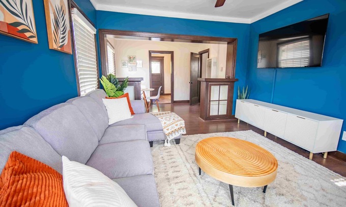 Corridor House | Sunny Retreat near San Diego Zoo, Beach & Downrown