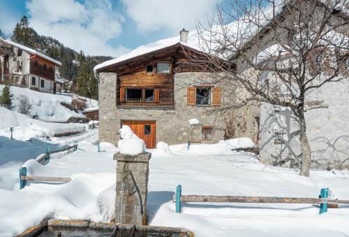 Poschiavo House | Sunny, rustical 5 room cottage in Valposchiavo