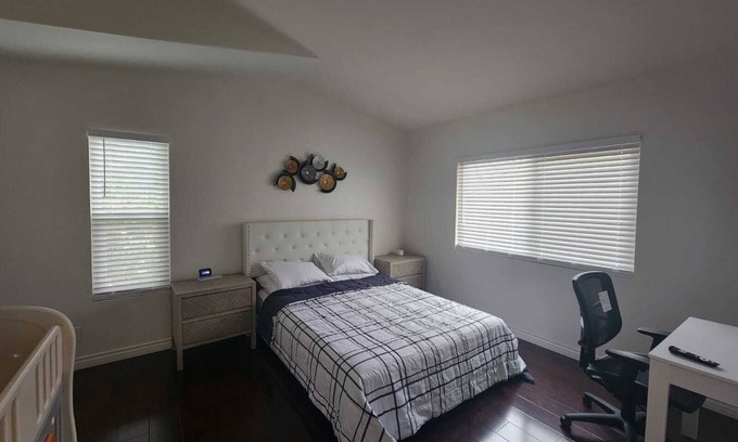 Miramar Ranch North House | Sunny San Diego Escape, 20 Mins to Beaches, Zoo, Downtown & Convention Center