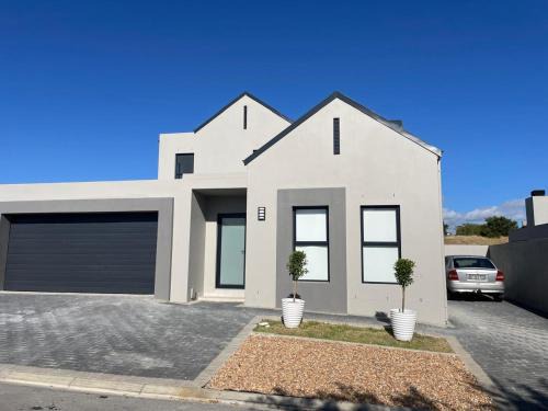 Trawal House | Sunny Side Haven