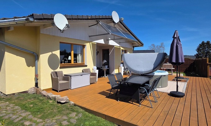 Lenzkirch House | Sunny vacation apartment Sonnenhuesli in the Black Forest with whirlpool and sauna