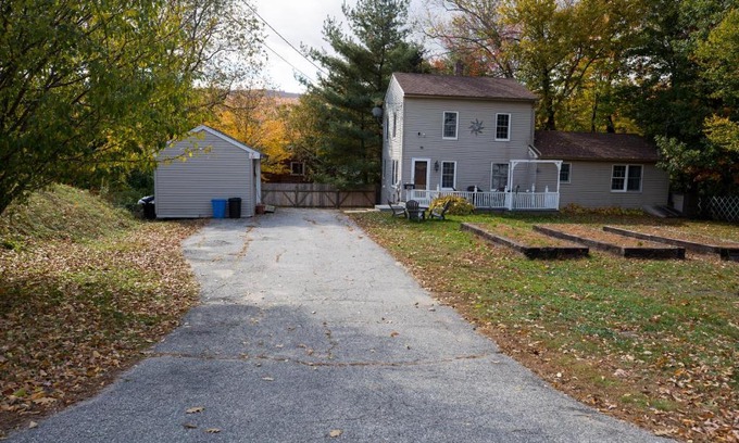 Rumford House | Sunnyside home near Sunday River, Black Mountain, Lakes and Hikes