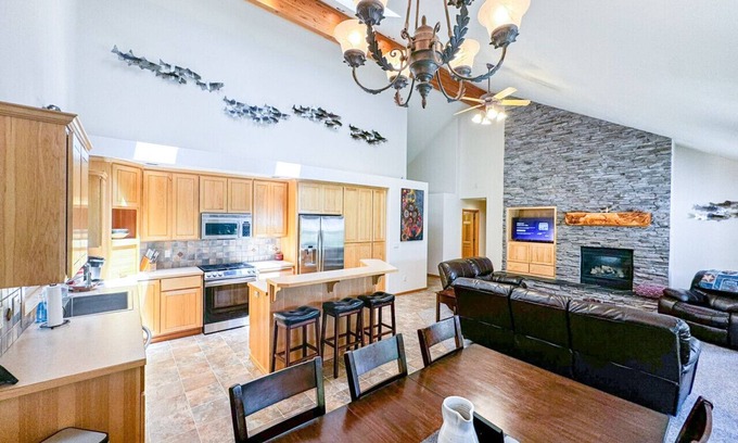 Sunriver House | Sunriver Gem: Near Deschutes & Mt. Bachelor