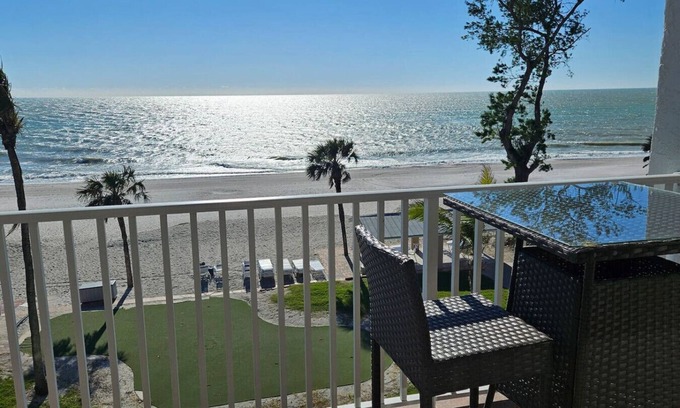 Longboat Key Apartment | Sunset and Beach view unit 402