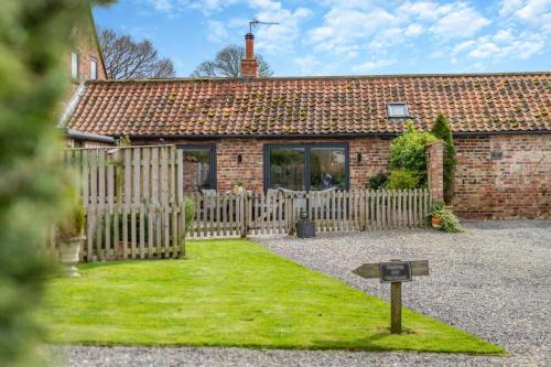 Normanby House | Sunset Barn