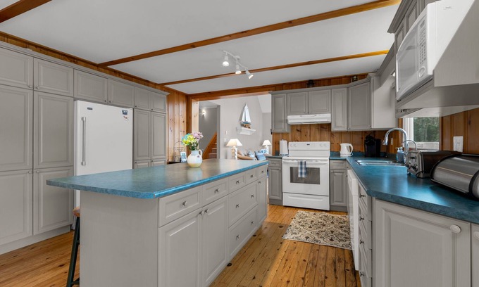 Bala House | Sunset Bay Bliss, Lake Muskoka