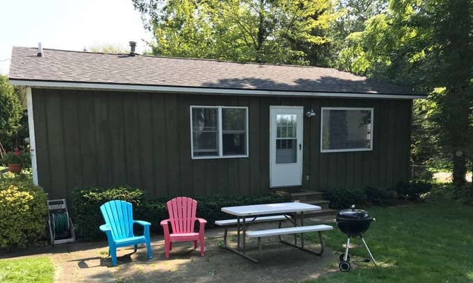 Muskegon Cottage | Sunset Beach Cottages #6 - Lake Michigan Shoreline
