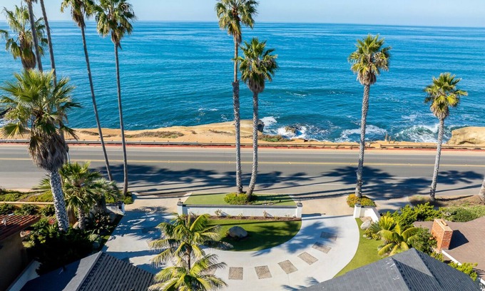 San Diego House | Sunset Cliffs Oceanview Retreat: Luxe Beach Home