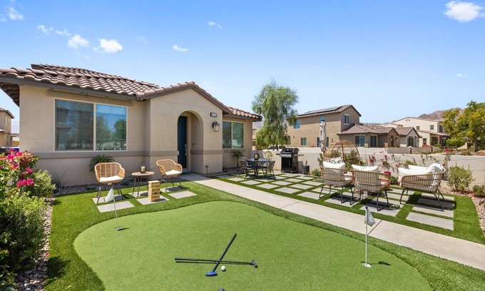 La Quinta House | Sunset Dreams by VARE | Steps Away from Pool+Spa, Gym, PGA West!
