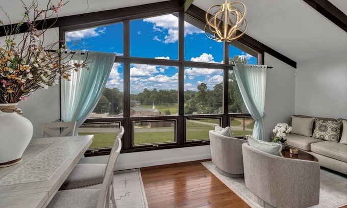 Marion House | Sunset Haven is a Lovely Family Home in Marion