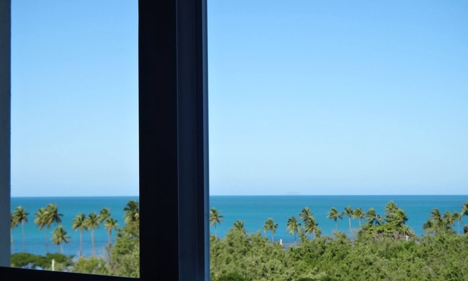 La Mela Apartment | Sunset Paradise - Ocean View Penthouse
